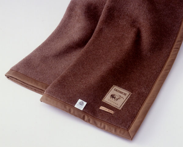 大阪 泉州の毛布 シルク毛布（日本製）/SM-325 杉本産商 激安価格: 渡部電気のブログ